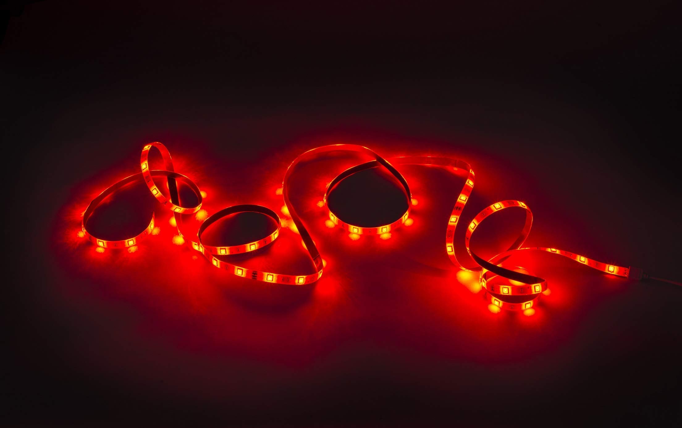 Ruban LED connecté WiFi — blanc chaud à blanc froid, pilotage smartphone et commande vocale, installation rapide